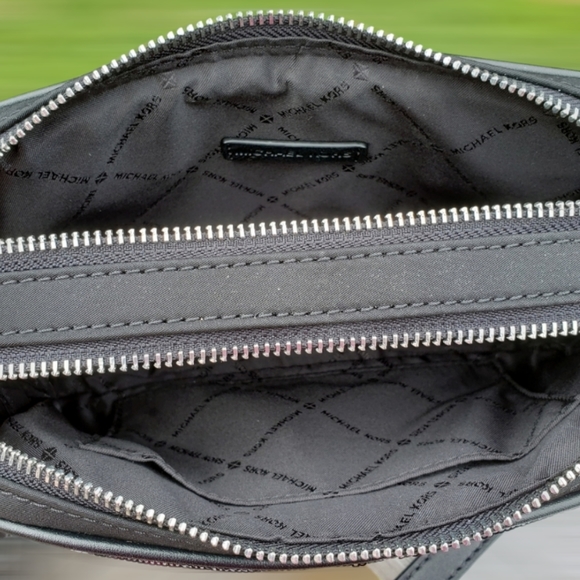 Michael Kors Kenly SM Crossbody Black - Picture 3 of 7